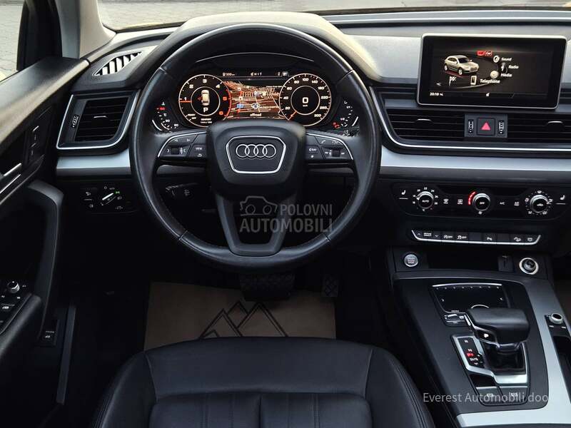 Audi Q5 2.0/QUATT/PANO/MATR