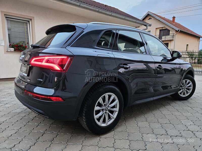 Audi Q5 2.0/QUATT/PANO/MATR