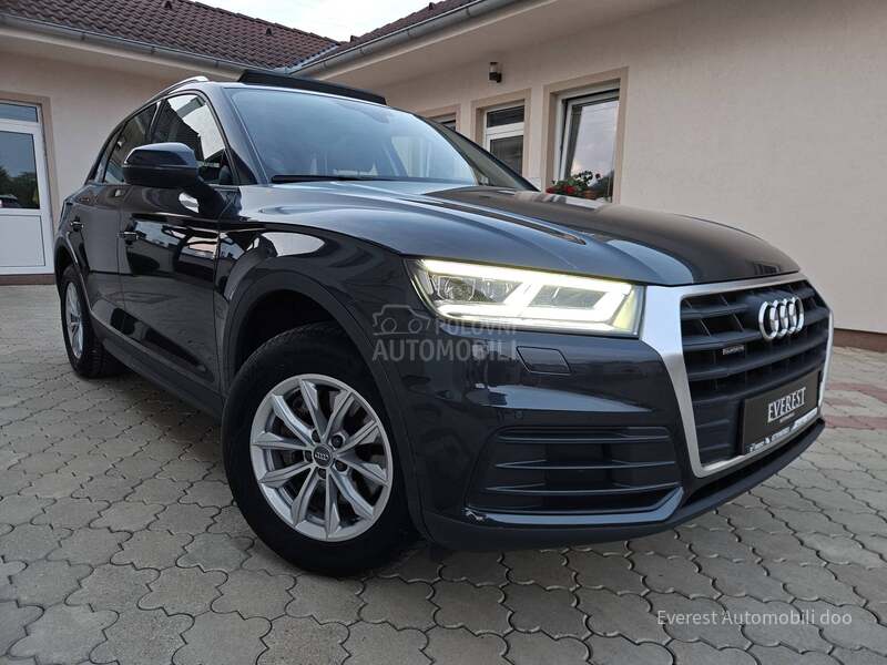 Audi Q5 2.0/QUATT/PANO/MATR