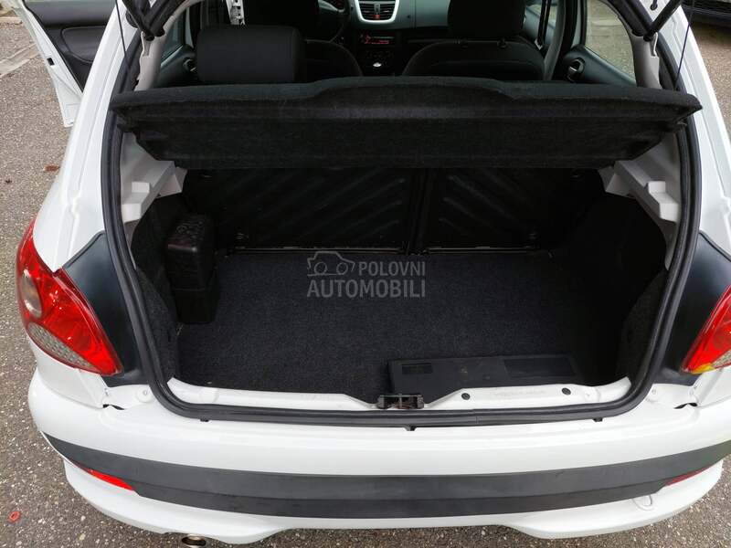 Peugeot 206 plus 1.1