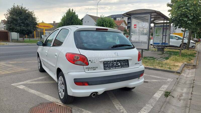 Peugeot 206 plus 1.1