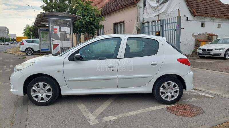 Peugeot 206 plus 1.1