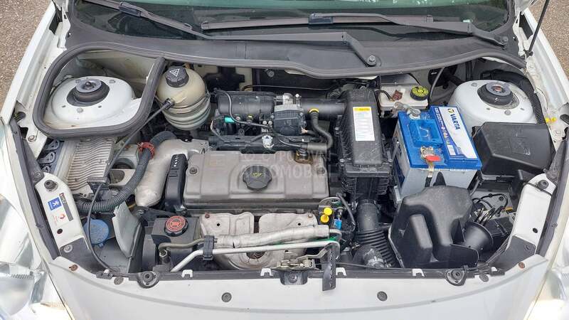 Peugeot 206 plus 1.1