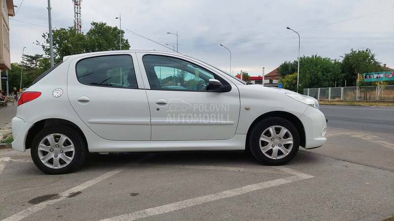 Peugeot 206 plus 1.1