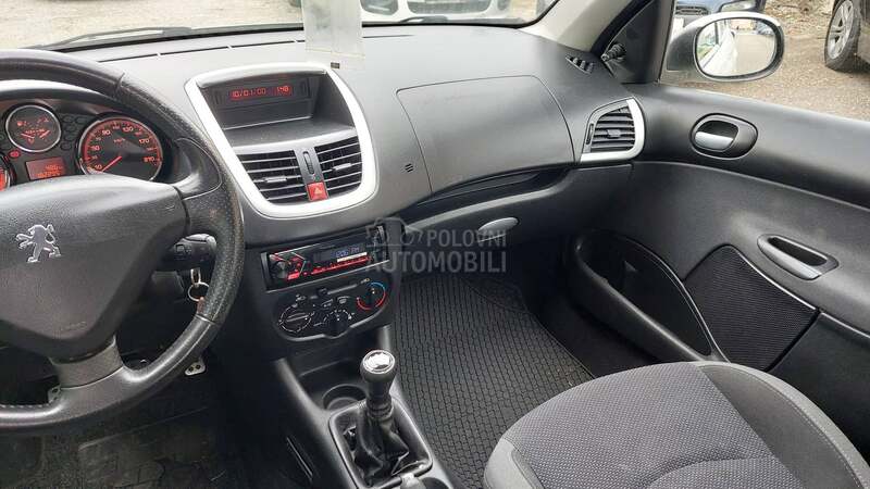 Peugeot 206 plus 1.1