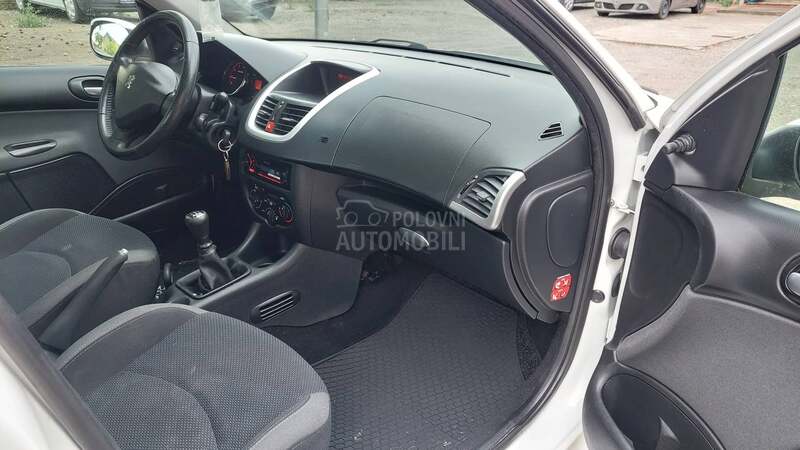 Peugeot 206 plus 1.1