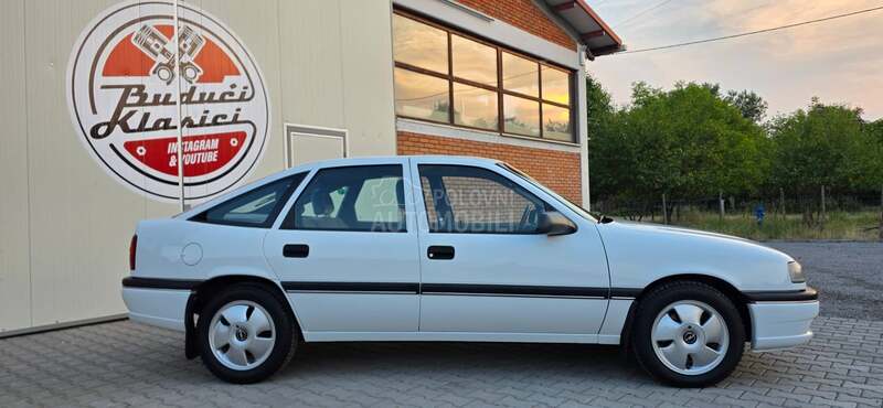 Opel Vectra A Buduci Klasici
