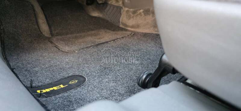 Opel Vectra A Buduci Klasici