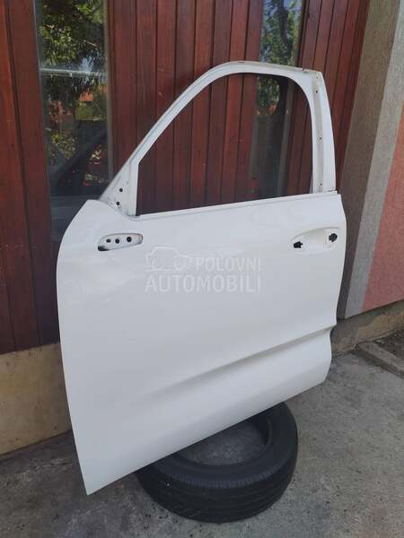 Prednja leva vrata, bela,