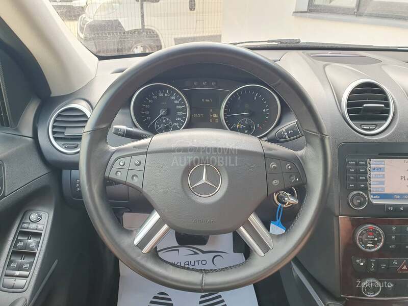 Mercedes Benz ML 320 CDI      CH
