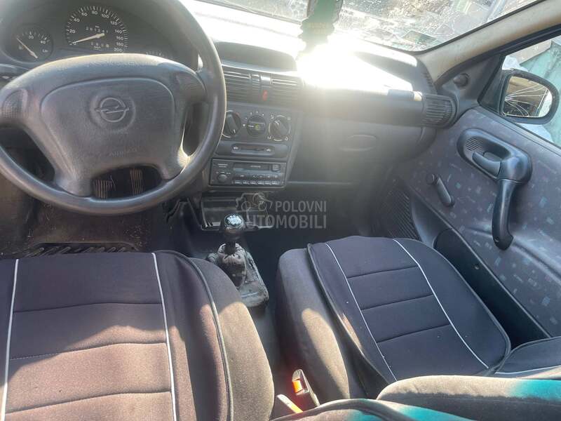 Opel Corsa B 