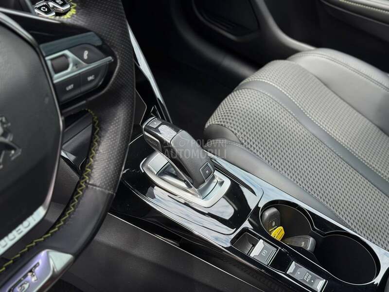 Peugeot 208 GT/Pano/Auto/Kamera