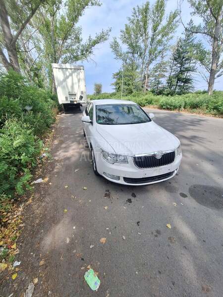 Škoda Superb 2009. god. -  kompletan auto u delovima
