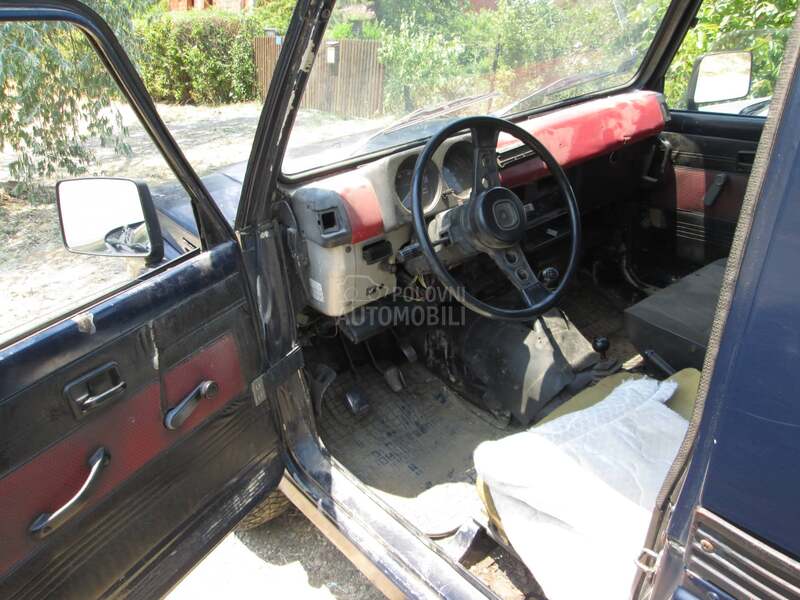 Suzuki SJ Samurai 