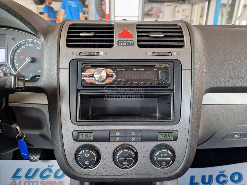 Volkswagen Golf 5 1.6 G A S