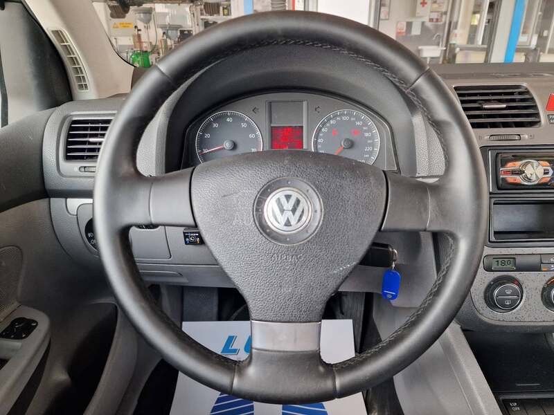 Volkswagen Golf 5 1.6 G A S