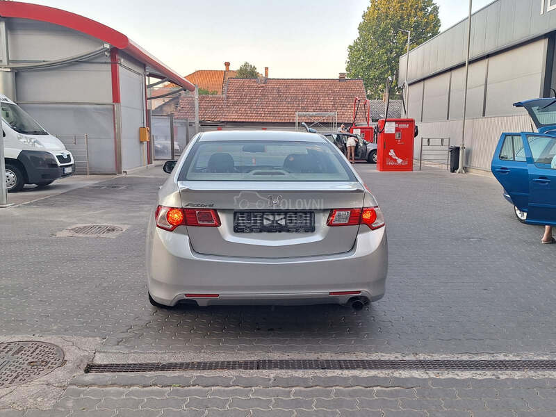 Honda Accord 2.0