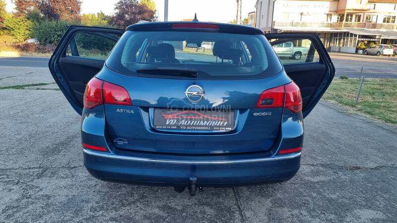 Opel Astra J N.A.V.I