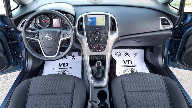 Opel Astra J N.A.V.I
