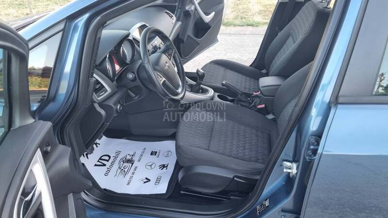 Opel Astra J N.A.V.I