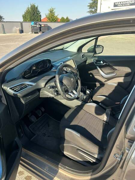 Peugeot 208 1.6 eHdi Led/Nav/Alu