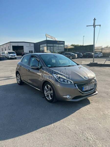 Peugeot 208 1.6 eHdi Led/Nav/Alu