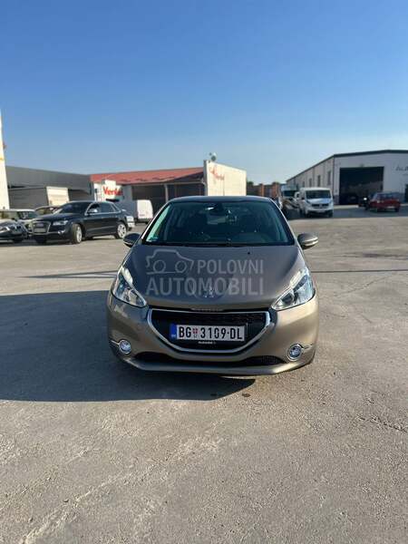 Peugeot 208 1.6 eHdi Led/Nav/Alu