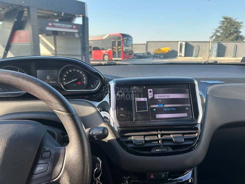 Peugeot 208 1.6 eHdi Led/Nav/Alu
