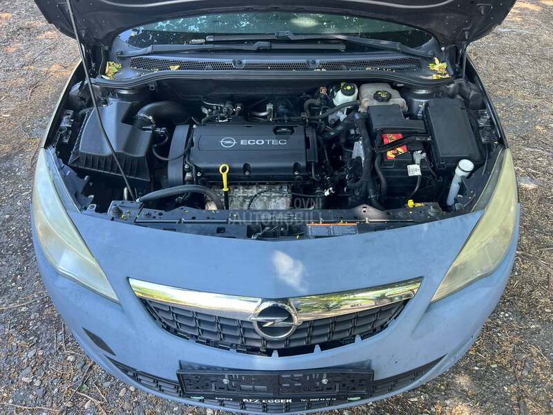 Opel Astra J 