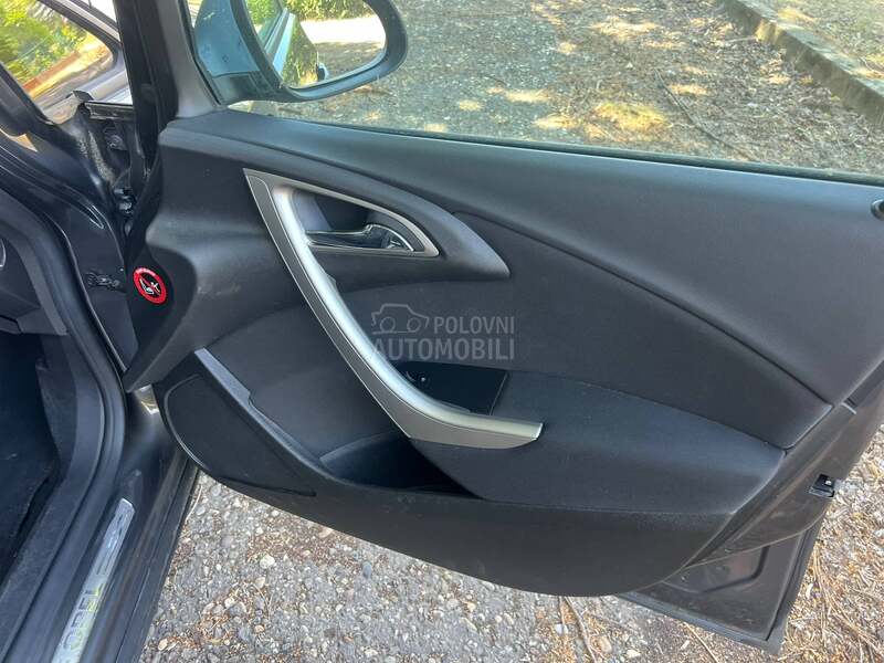 Opel Astra J 