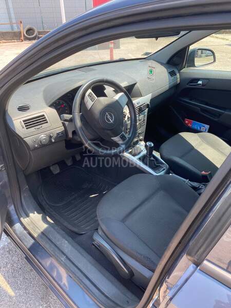 Opel Astra H 