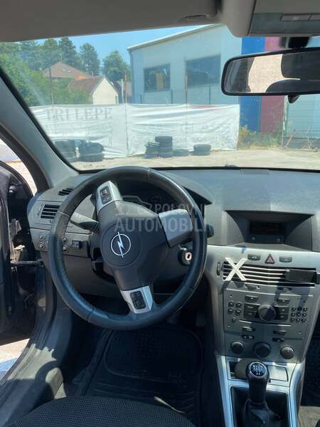 Opel Astra H 