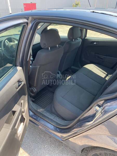 Opel Astra H 