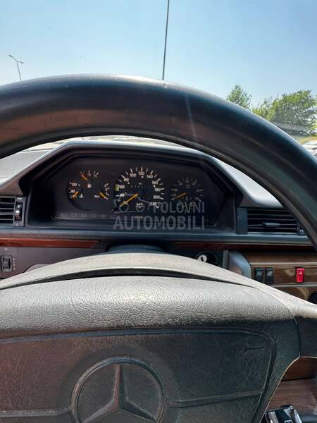 Mercedes Benz W124 om 606