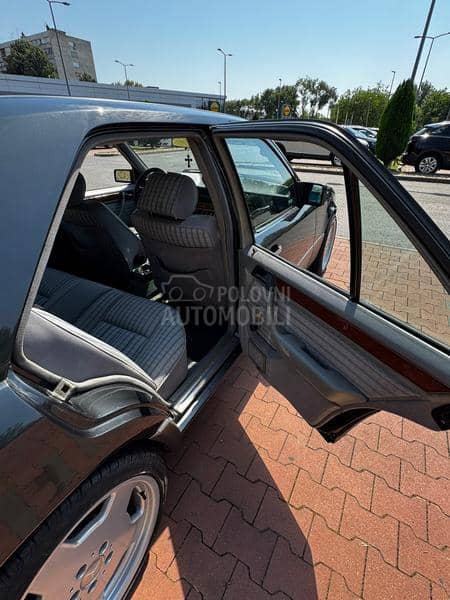 Mercedes Benz W124 om 606