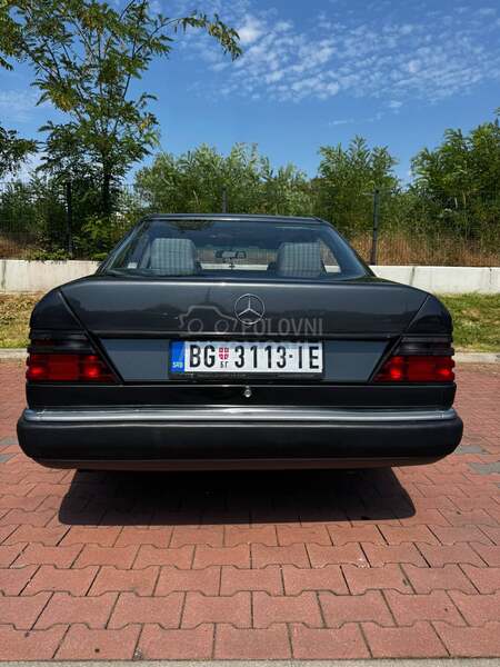 Mercedes Benz W124 om 606