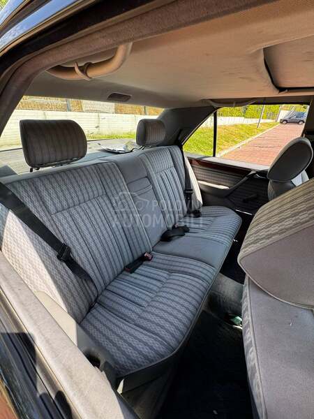 Mercedes Benz W124 om 606