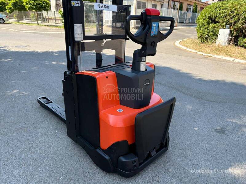 Toyota BT STAKER SWE200D
