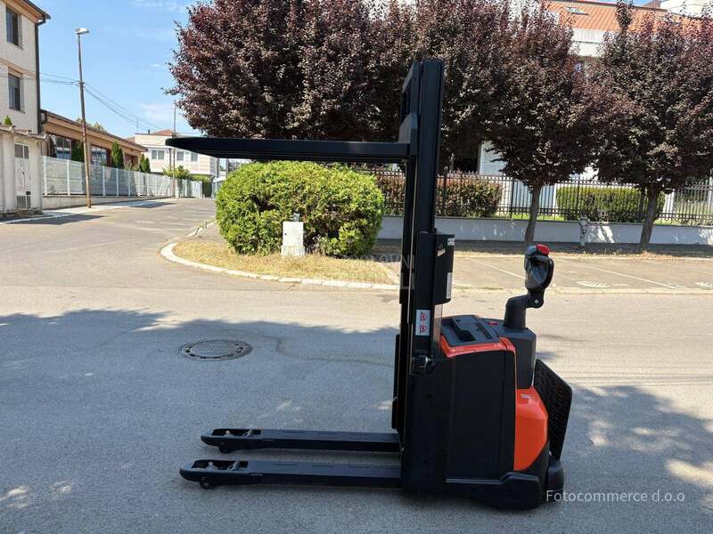 Toyota BT STAKER SWE200D