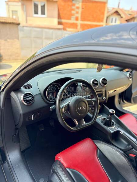 Audi TT 1.8TFSI //NOV//