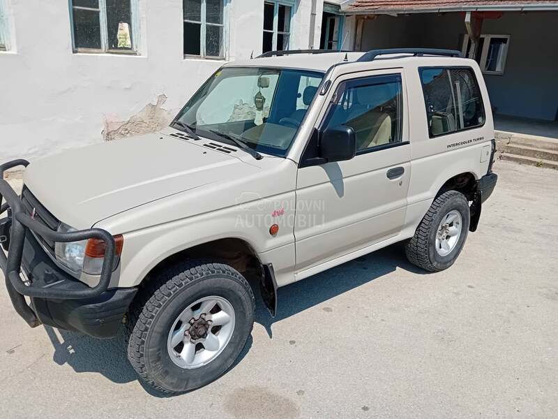 Mitsubishi Pajero 2.5