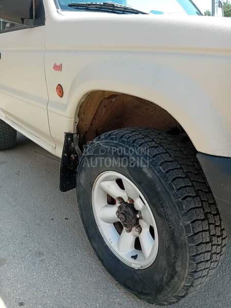 Mitsubishi Pajero 2.5