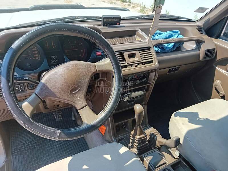 Mitsubishi Pajero 2.5