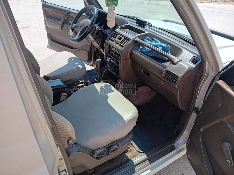 Mitsubishi Pajero 2.5