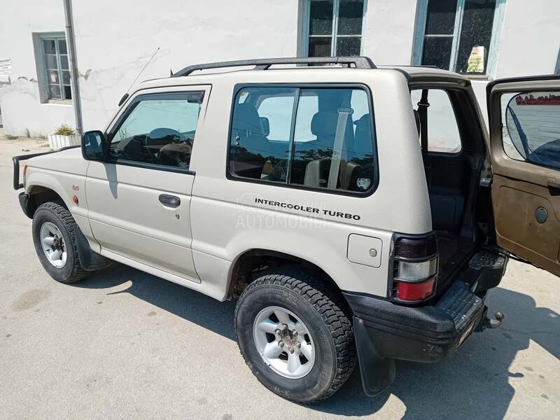 Mitsubishi Pajero 2.5