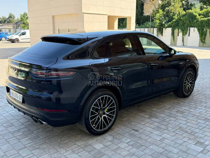Porsche Cayenne coupe/hybrid/bose