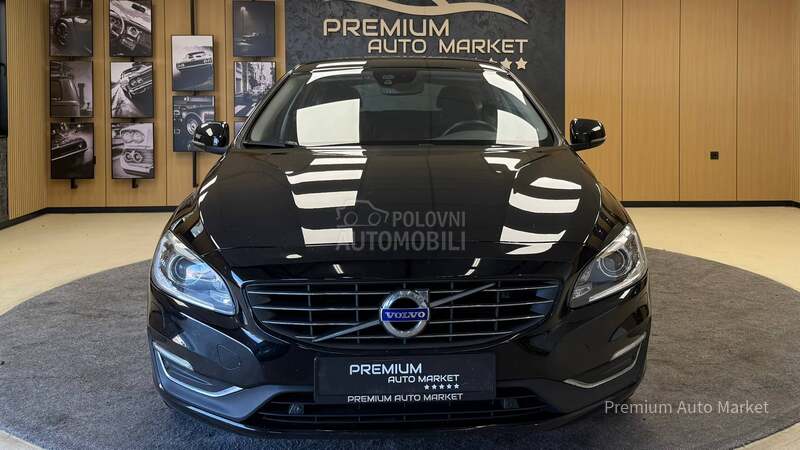 Volvo V60 //2.0 D4//MEM/FUL