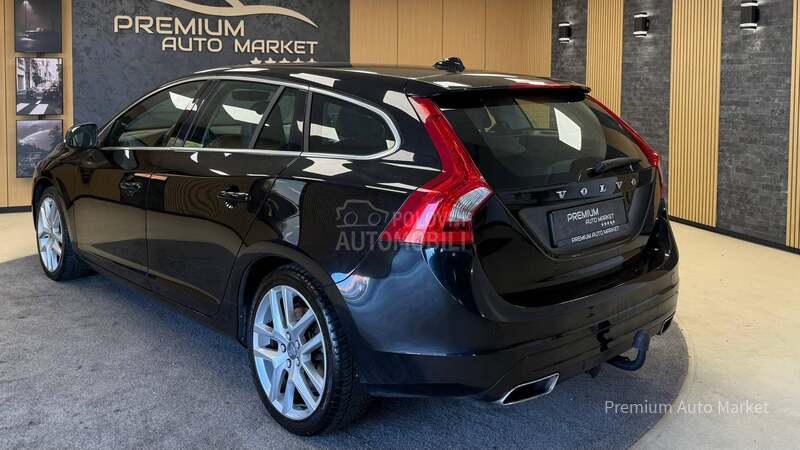 Volvo V60 //2.0 D4//MEM/FUL