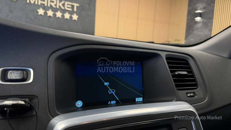 Volvo V60 //2.0 D4//MEM/FUL