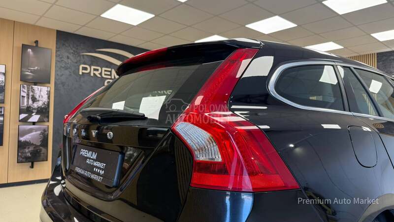 Volvo V60 //2.0 D4//MEM/FUL